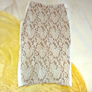 Glamazon ♥️ Lacey stretchy EUC